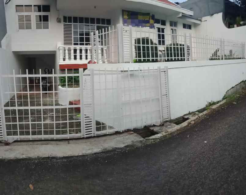 dijual rumah jl budi cimindi