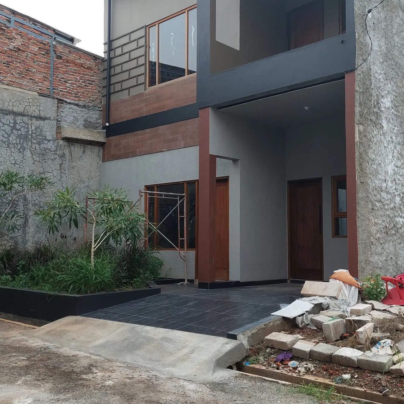 dijual rumah jl buni