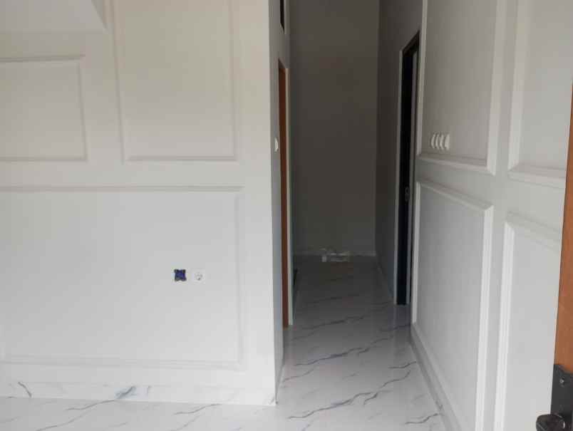 dijual rumah jl cilangkap cipayung