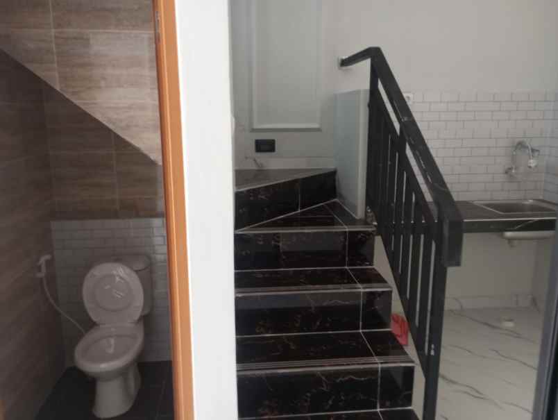 dijual rumah jl cilangkap cipayung