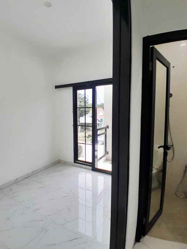 dijual rumah jl cilangkap cipayung