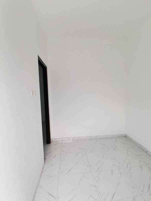 dijual rumah jl cilangkap cipayung