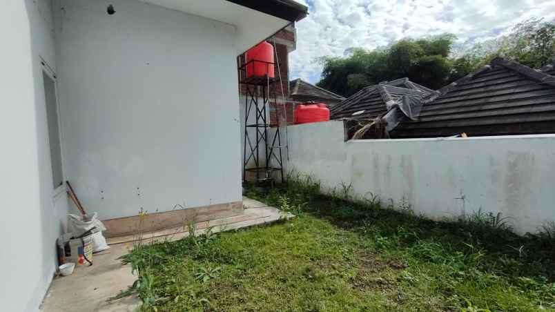 dijual rumah jl cimahi