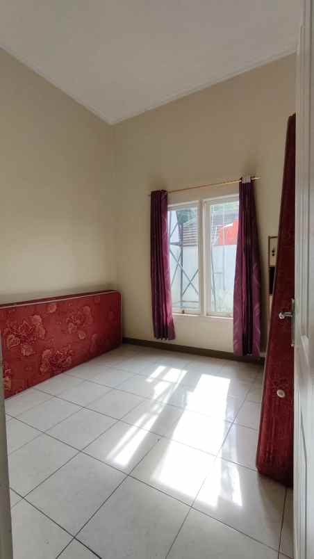 dijual rumah jl cimahi