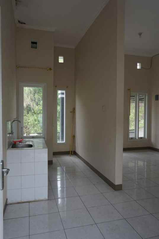 dijual rumah jl cimahi