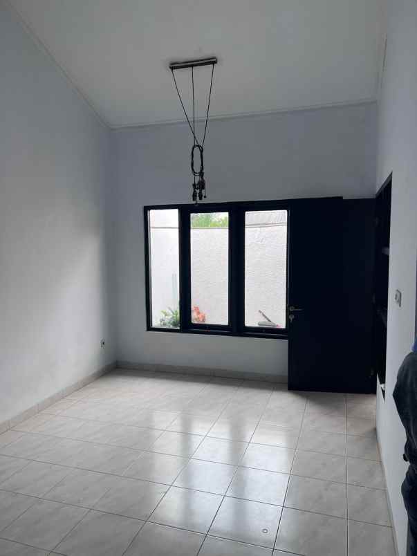 dijual rumah jl cinere raya cinere