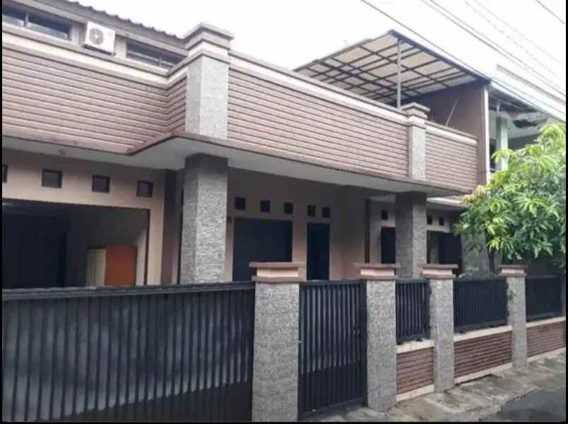 dijual rumah jl cipinang kebembem