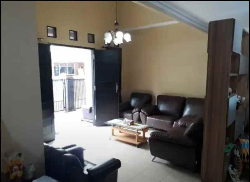 dijual rumah jl cipinang kebembem