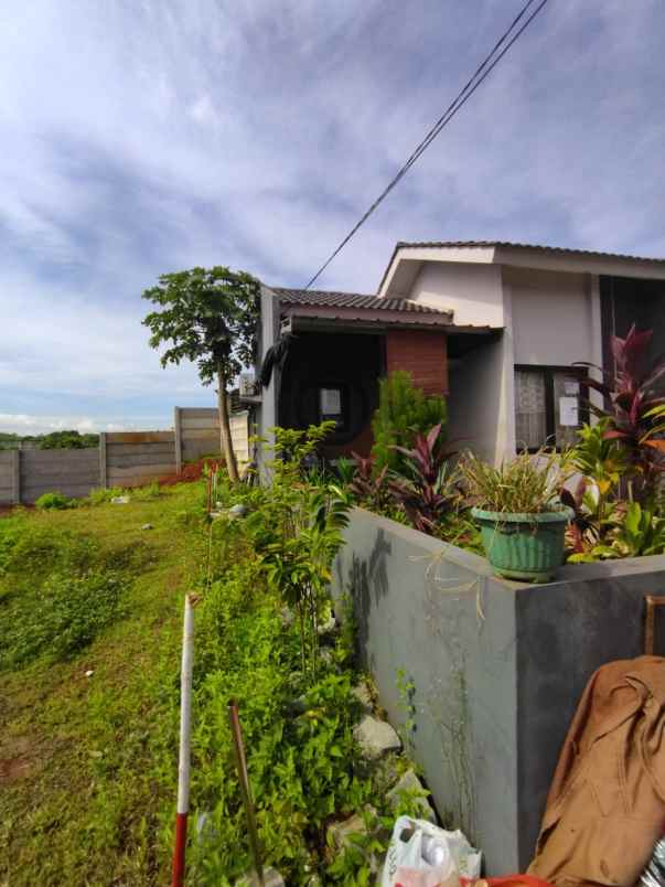 dijual rumah jl cisaat setu bekasi