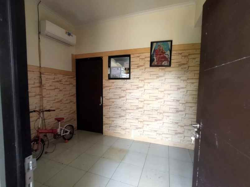 dijual rumah jl cisaat setu bekasi