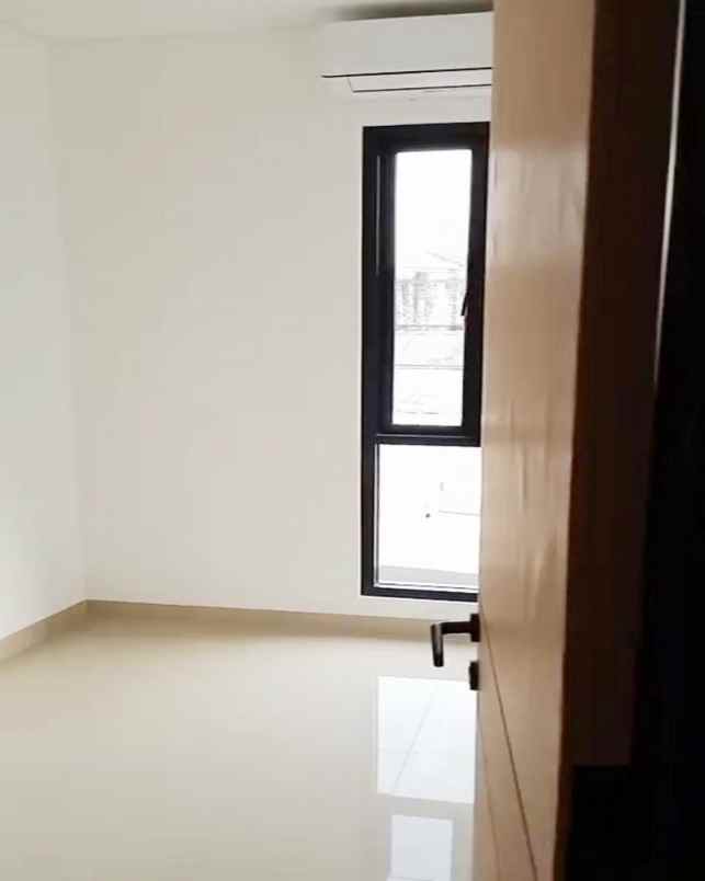 dijual rumah jl dedet no 18 rt 04 rw 02