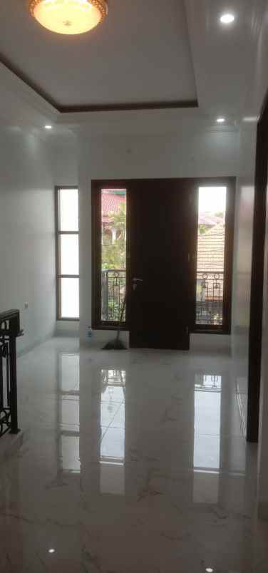 dijual rumah jl gading raya pondok