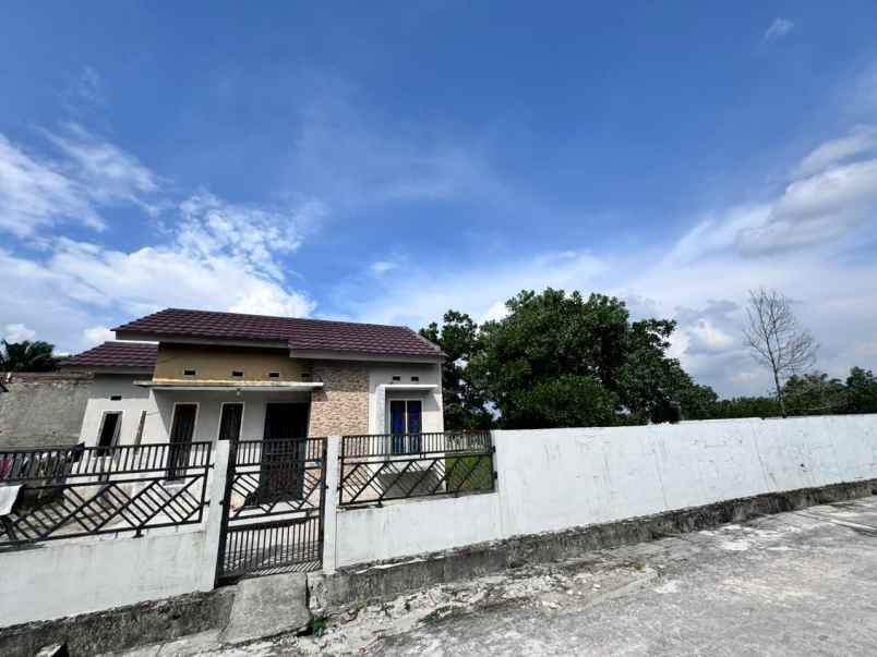 dijual rumah jl garuda sakti km 4