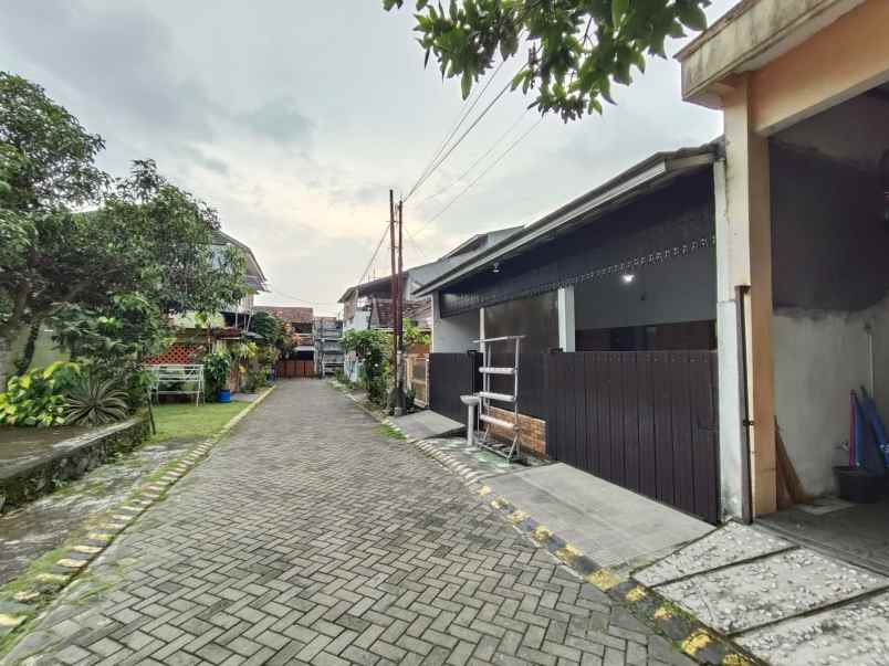 dijual rumah jl gito gati