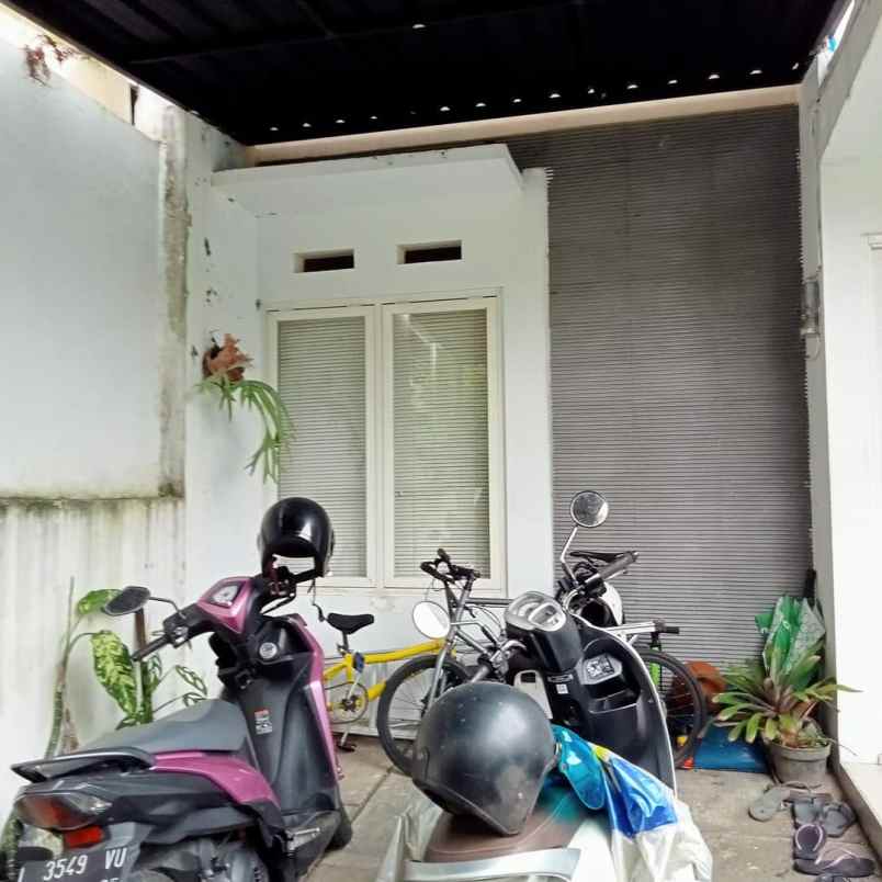 dijual rumah jl ikan mas utara