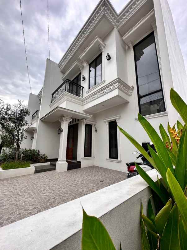 dijual rumah jl jatiwaringin