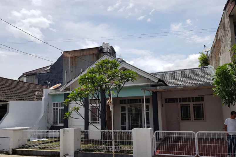 dijual rumah jl jupiter margahayu raya