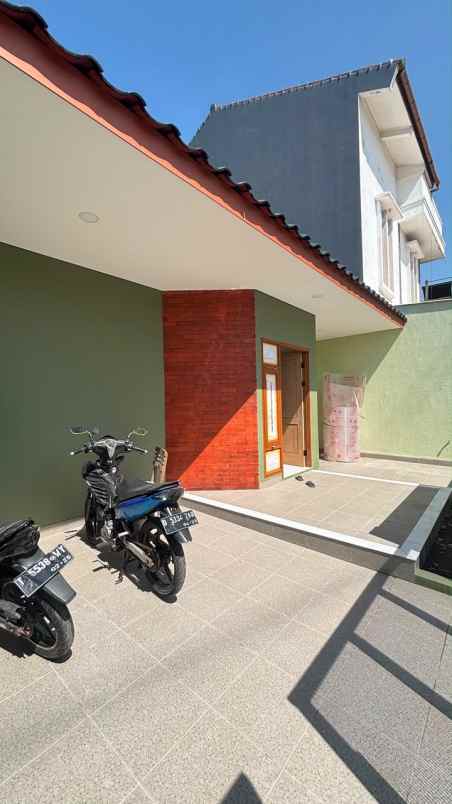 dijual rumah jl jupiter margahayu raya