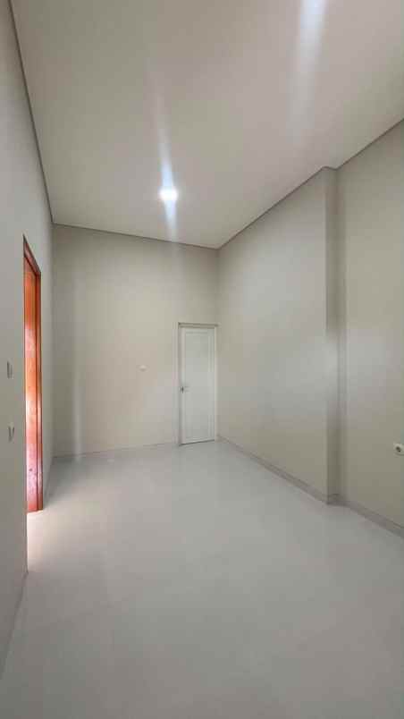dijual rumah jl jupiter margahayu raya