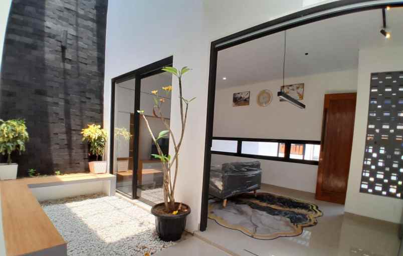 dijual rumah jl kaliurang km 13