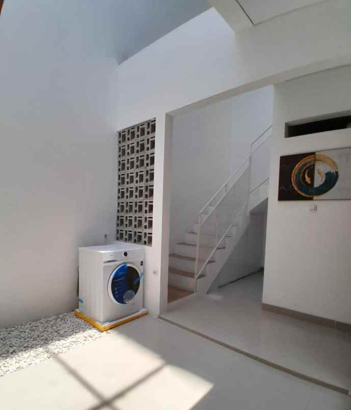 dijual rumah jl kaliurang km 13