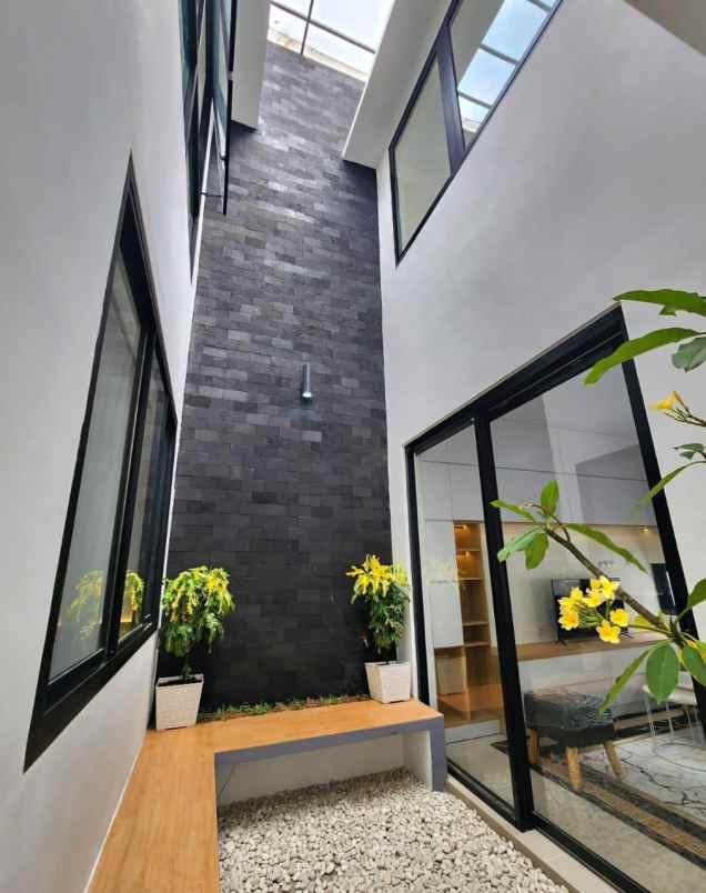 dijual rumah jl kaliurang km 13