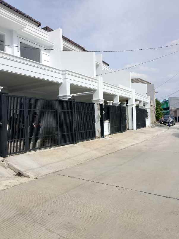 dijual rumah jl kav dki pondok kelapa