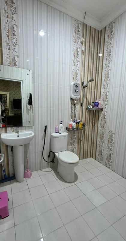 dijual rumah jl kebantenan semper timur