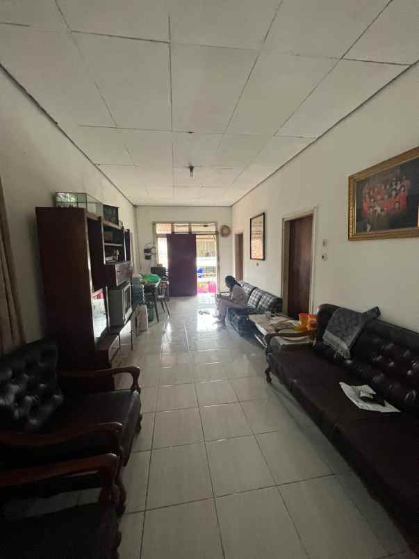 dijual rumah jl kebon bibit