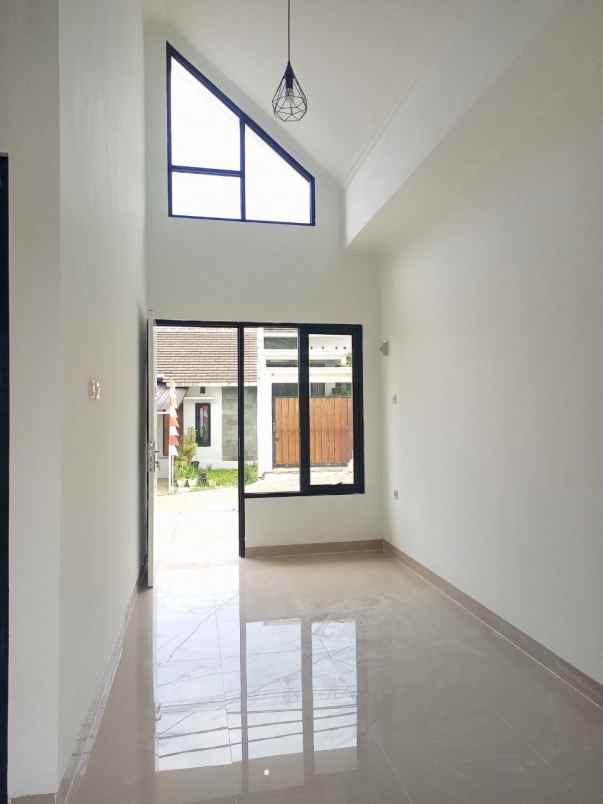 dijual rumah jl kepuh padalarang