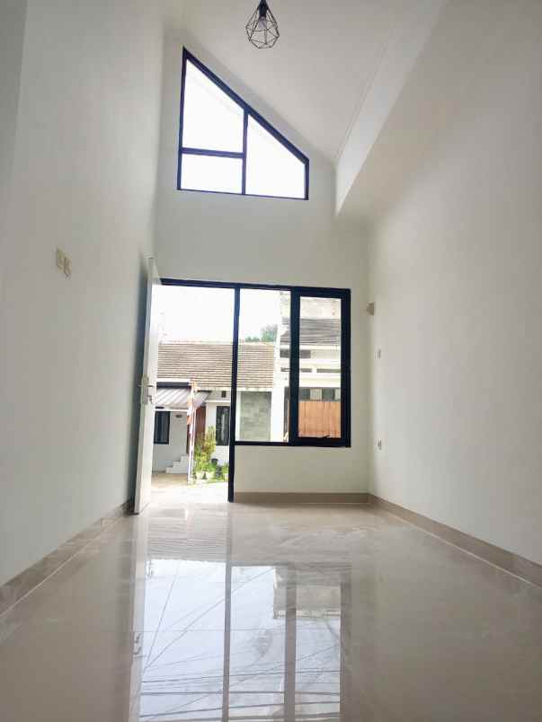 dijual rumah jl kepuh padalarang