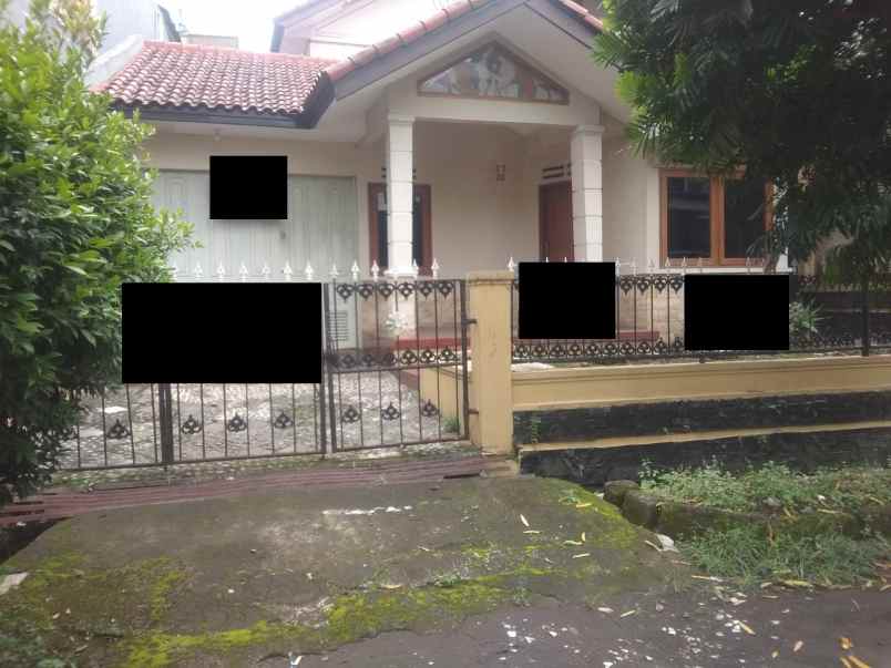 dijual rumah jl komplek mutiara