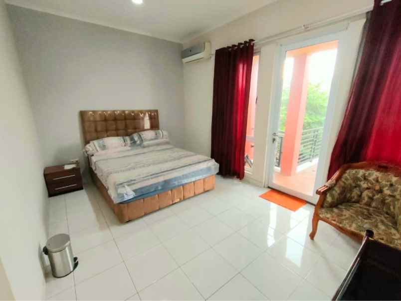 dijual rumah jl kota wisata cibubur