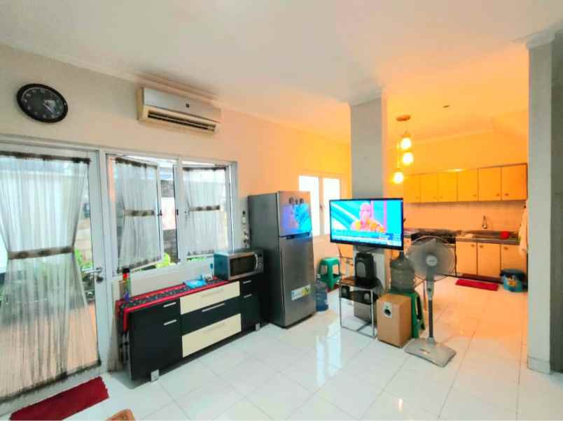 dijual rumah jl kota wisata cibubur