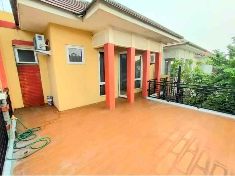 dijual rumah jl kota wisata cibubur