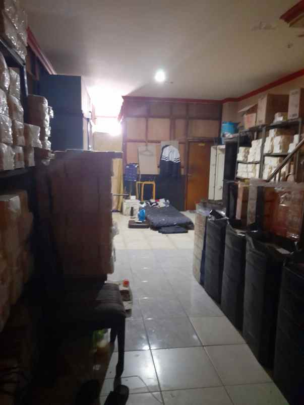 dijual rumah jl margonda raya pondok