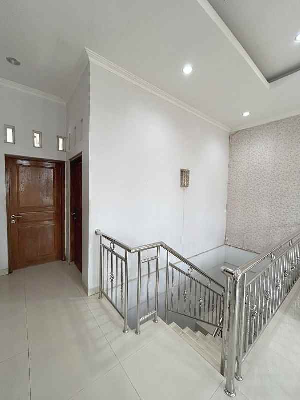 dijual rumah jl mars candiwinangun