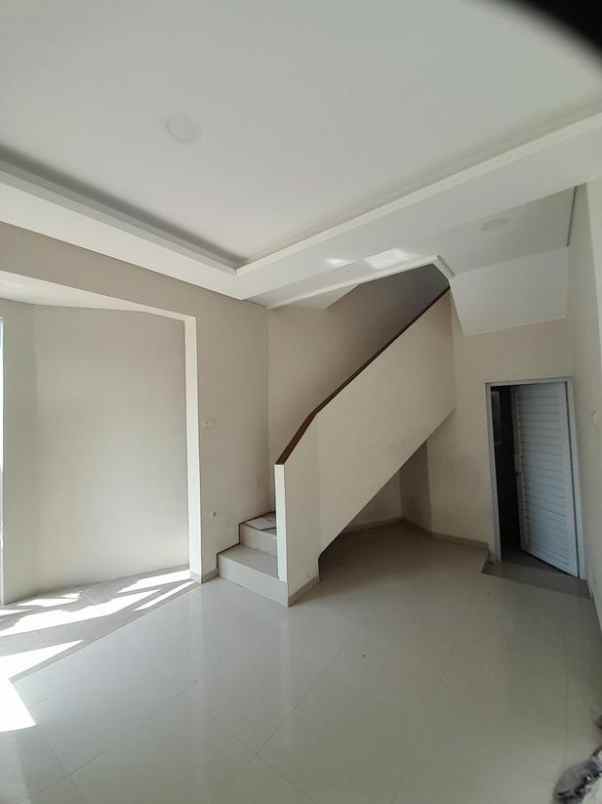 dijual rumah jl merkuri