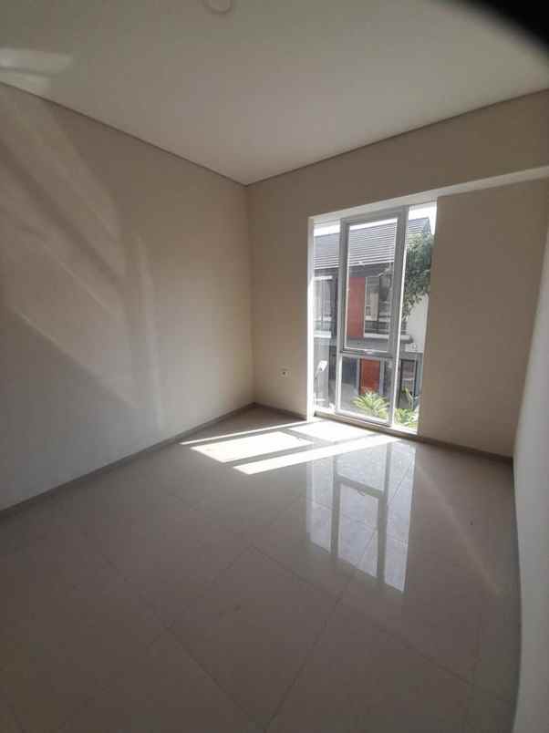 dijual rumah jl merkuri