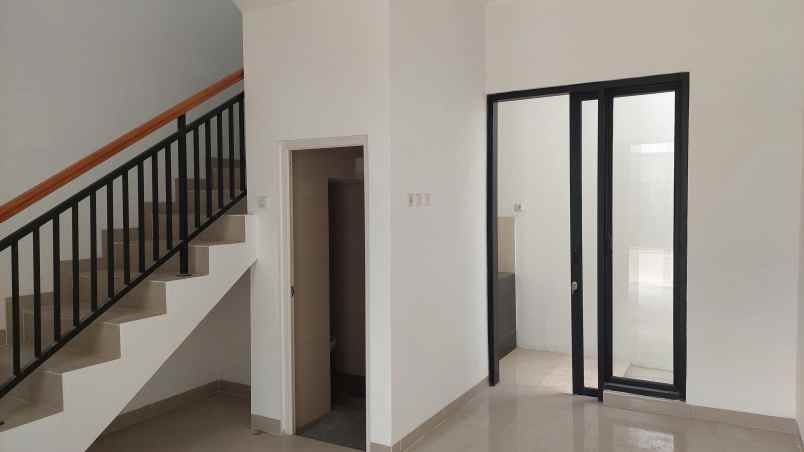 dijual rumah jl muara tj barat kec