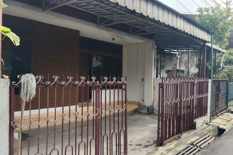 dijual rumah jl muararajen supratman