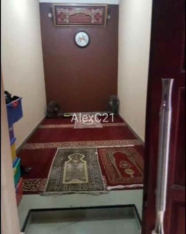 dijual rumah jl pangkalan jati cipinang