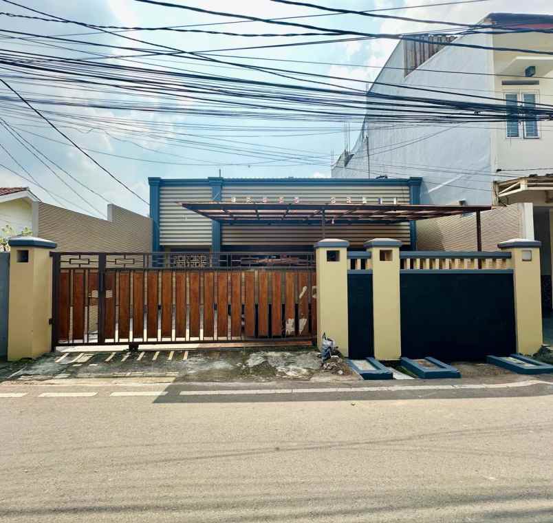 dijual rumah jl pengadegan