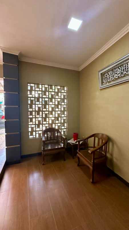 dijual rumah jl pengadegan