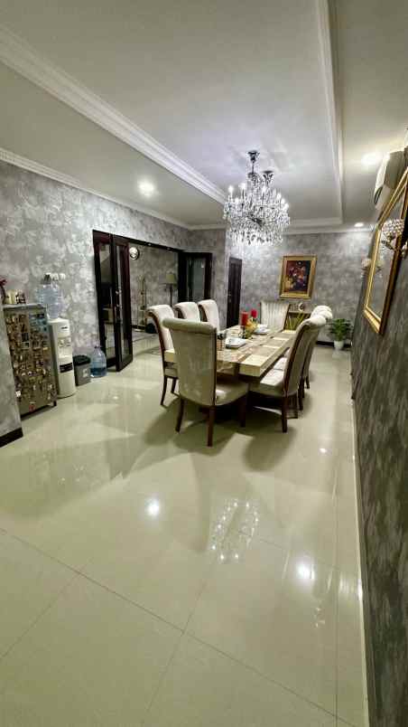 dijual rumah jl pengadegan