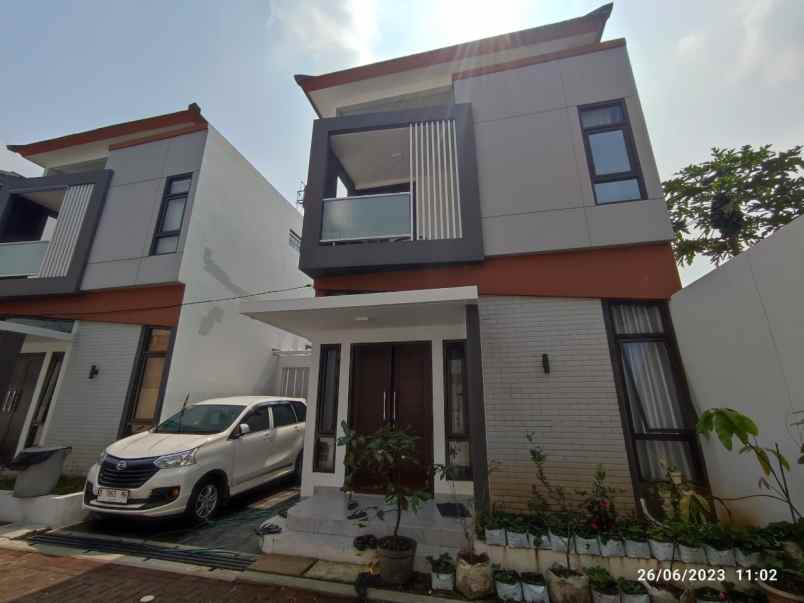 dijual rumah jl permata permai cisaranten