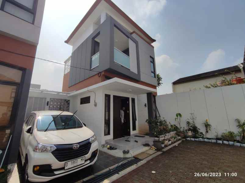 dijual rumah jl permata permai cisaranten