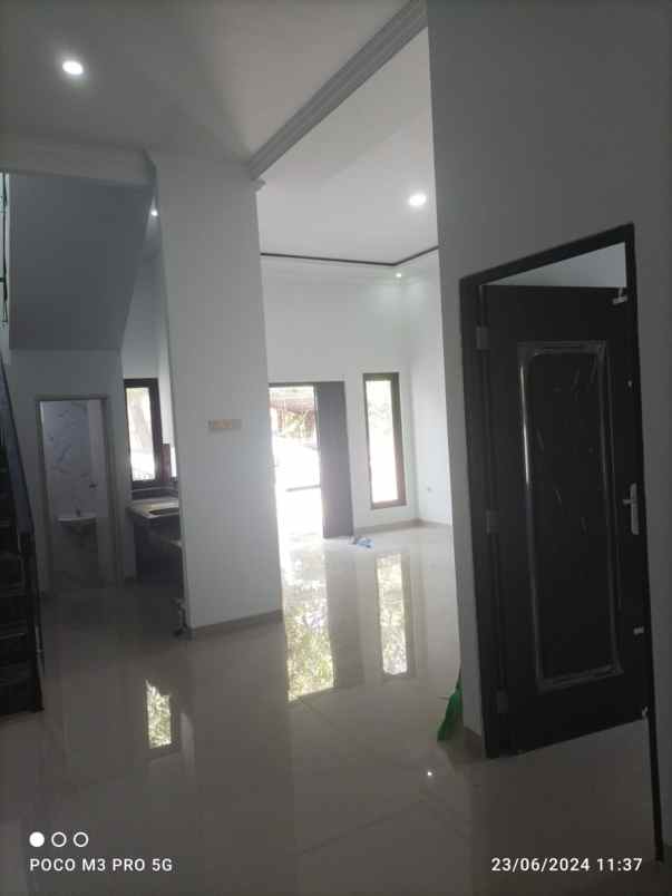 dijual rumah jl pondok kelapa duren