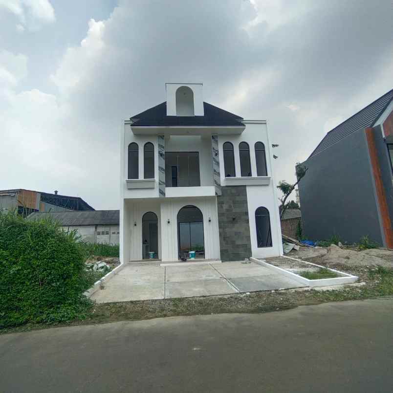 dijual rumah jl raya abiasa pamulang