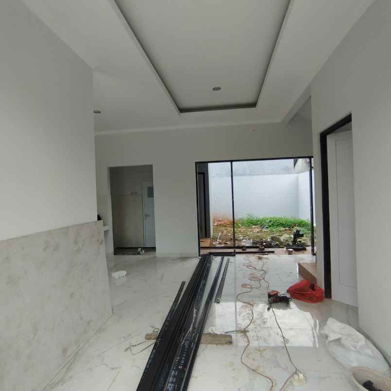 dijual rumah jl raya abiasa pamulang